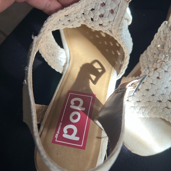 Shoes size 9M - Picture 8 of 15